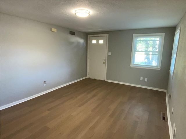 1053 Locust Street, Kansas City, KS 66103