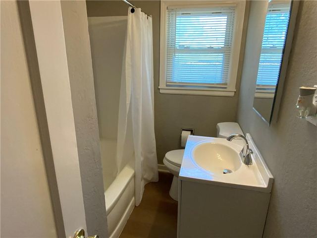 1053 Locust Street, Kansas City, KS 66103
