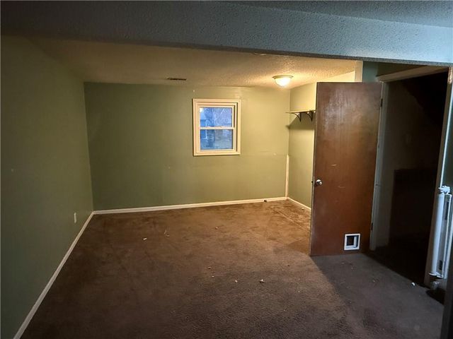 13309 Park Hills Drive, Grandview, MO 64030