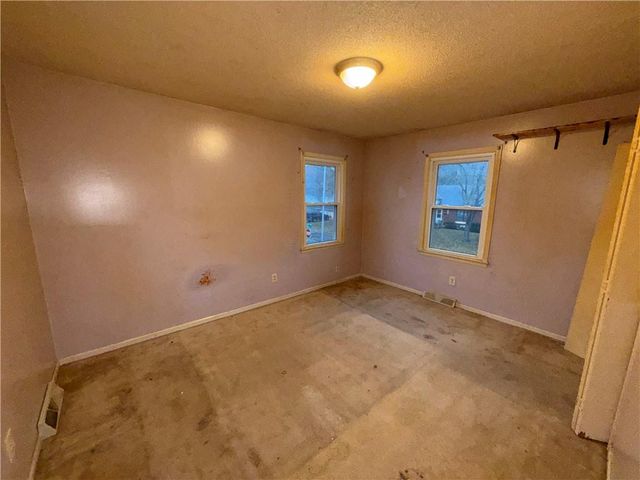 13309 Park Hills Drive, Grandview, MO 64030