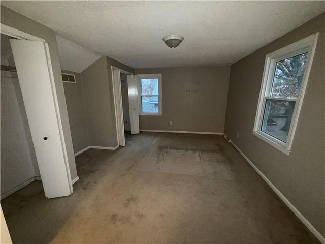 13309 Park Hills Drive, Grandview, MO 64030