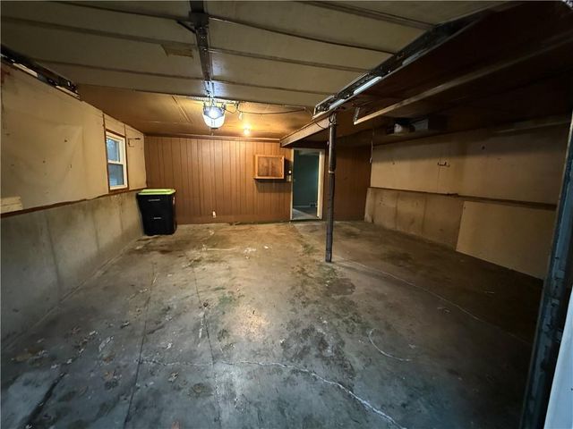 13309 Park Hills Drive, Grandview, MO 64030