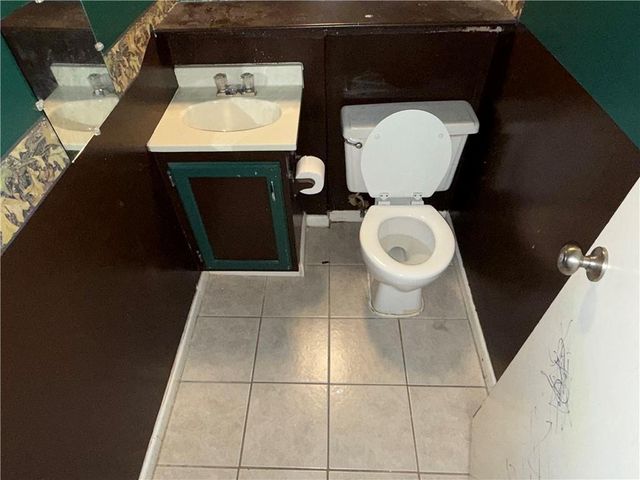 13309 Park Hills Drive, Grandview, MO 64030