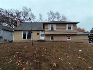 13309 Park Hills Drive, Grandview, MO 64030
