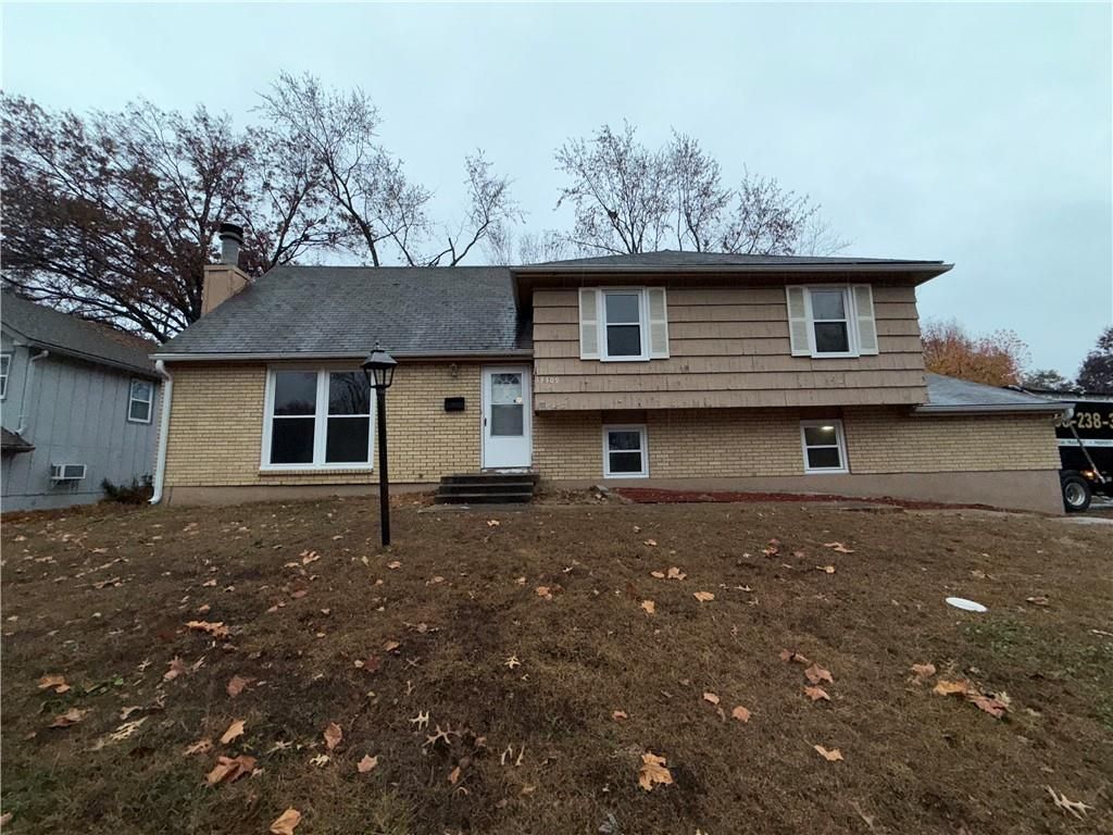 13309 Park Hills Drive, Grandview, MO 64030