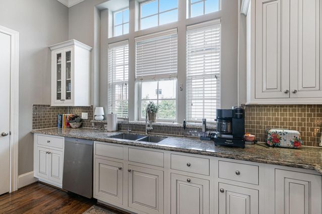 5633 Cohn Meadow Lane, Houston, TX 77007