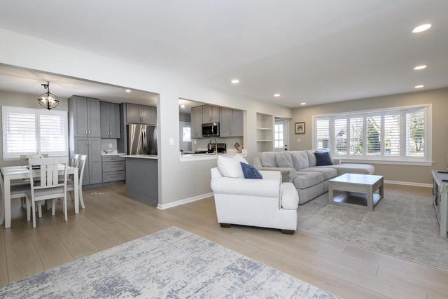 2018 N 114th STREET, Wauwatosa, WI 53226