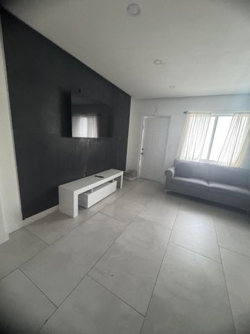 2201 Greene Street 2, Hollywood, FL 33020