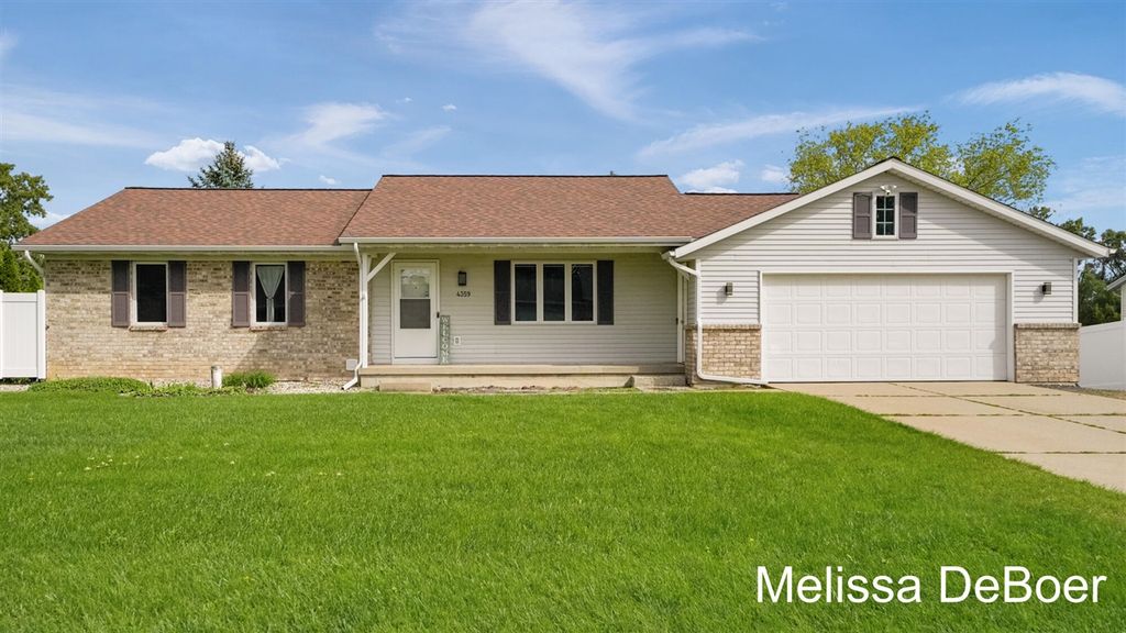 4359 Hickory View Court, Wayland, MI 49348