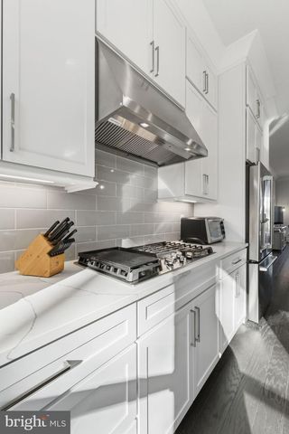 14661 BATTERY RIDGE LN, Centreville, VA 20120