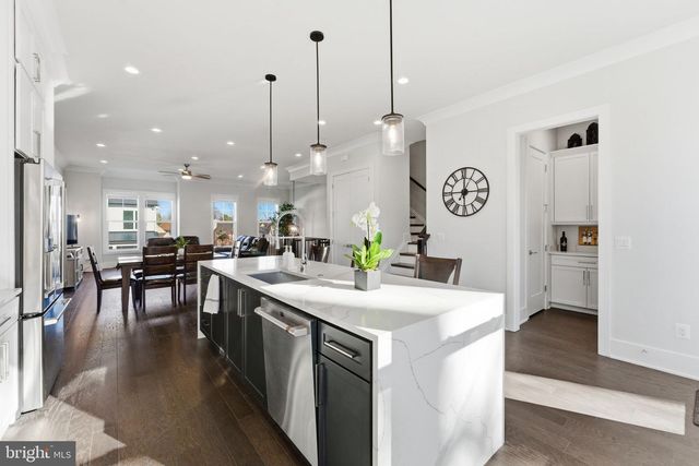 14661 BATTERY RIDGE LN, Centreville, VA 20120