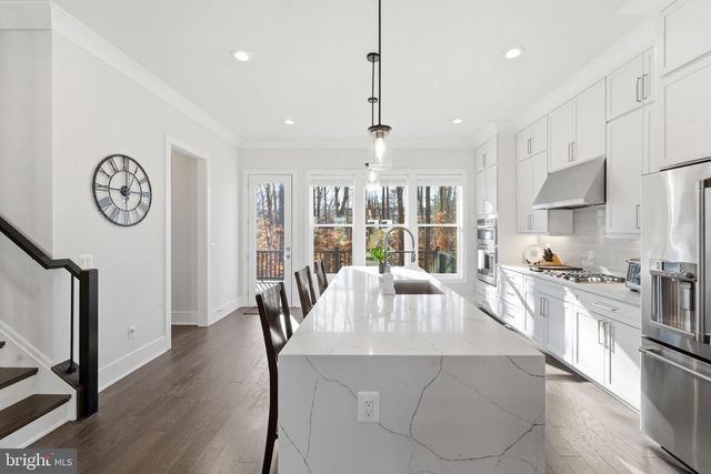 14661 BATTERY RIDGE LN, Centreville, VA 20120