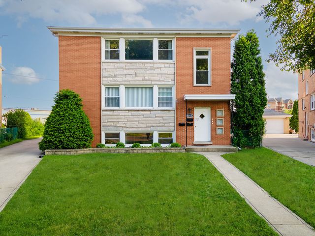 8063 W Churchill Avenue 3, Niles, IL 60714