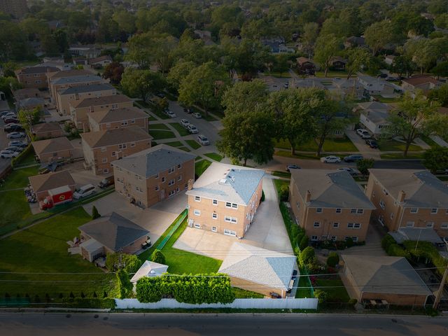 8063 W Churchill Avenue 3, Niles, IL 60714