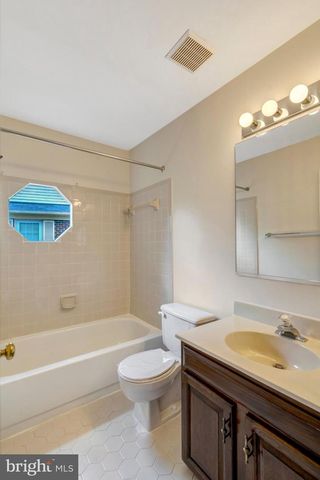 5964 NORHAM DR, Alexandria, VA 22315