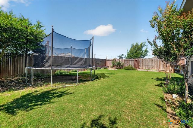 1925 Field Brook, Seguin, TX 78155