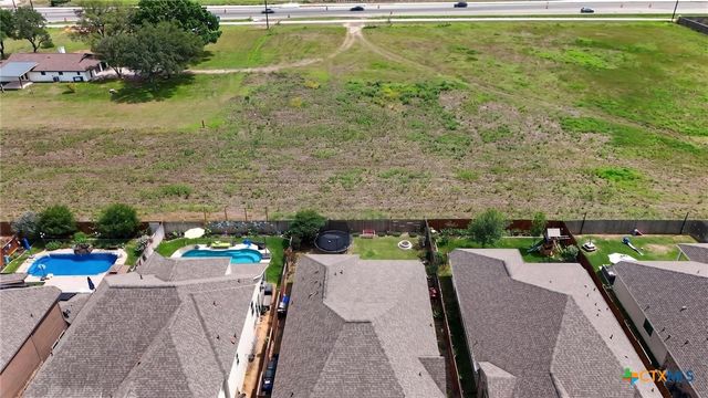 1925 Field Brook, Seguin, TX 78155