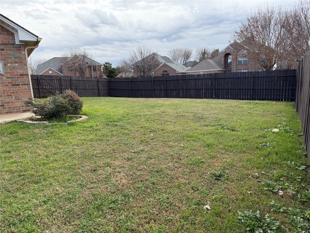 8617 Shadow Trace Drive, Fort Worth, TX 76244