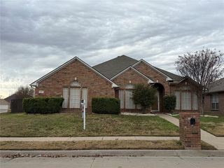 8617 Shadow Trace Drive, Fort Worth, TX 76244