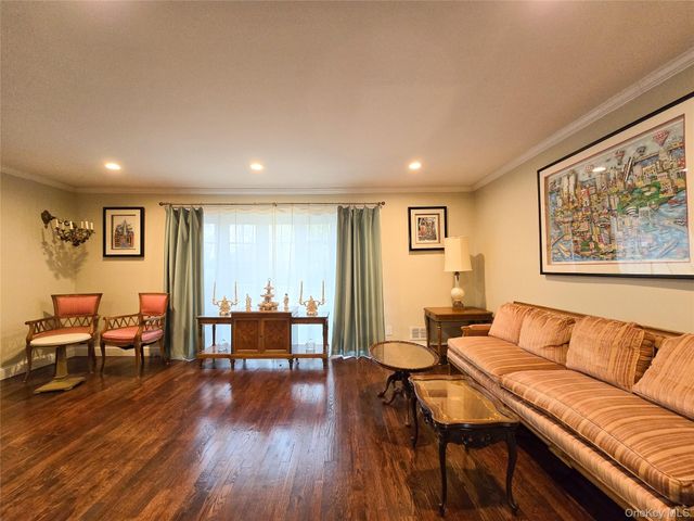 241-11 52nd Avenue, Douglaston, NY 11362