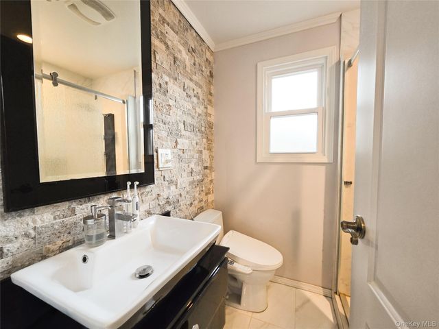 241-11 52nd Avenue, Douglaston, NY 11362