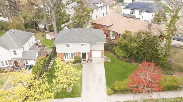 241-11 52nd Avenue, Douglaston, NY 11362