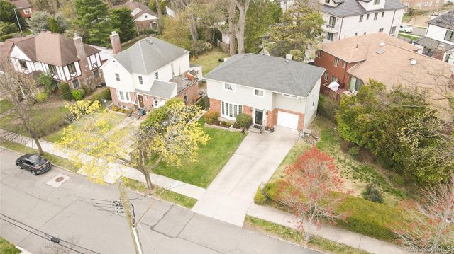 241-11 52nd Avenue, Douglaston, NY 11362