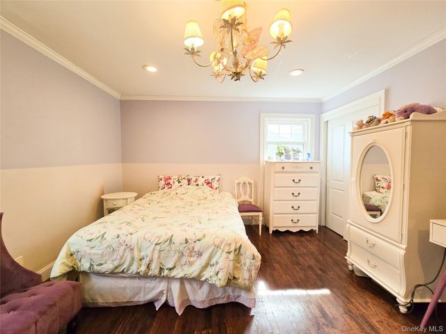 241-11 52nd Avenue, Douglaston, NY 11362