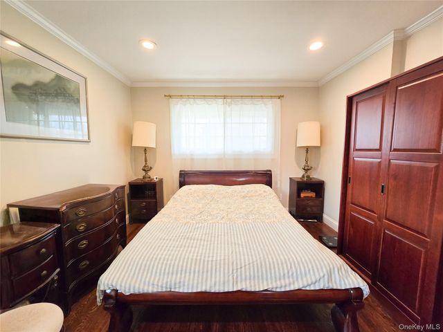 241-11 52nd Avenue, Douglaston, NY 11362