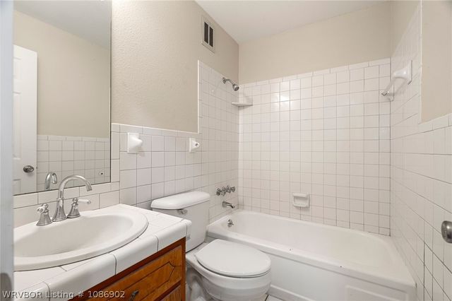 101 N Brook Street, Gans, OK 74936