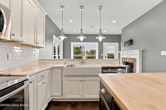 230 Peach Orchard Cir, Fisherville, KY 40023