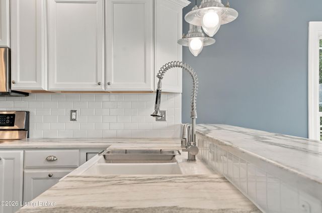 230 Peach Orchard Cir, Fisherville, KY 40023