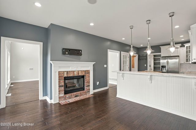 230 Peach Orchard Cir, Fisherville, KY 40023