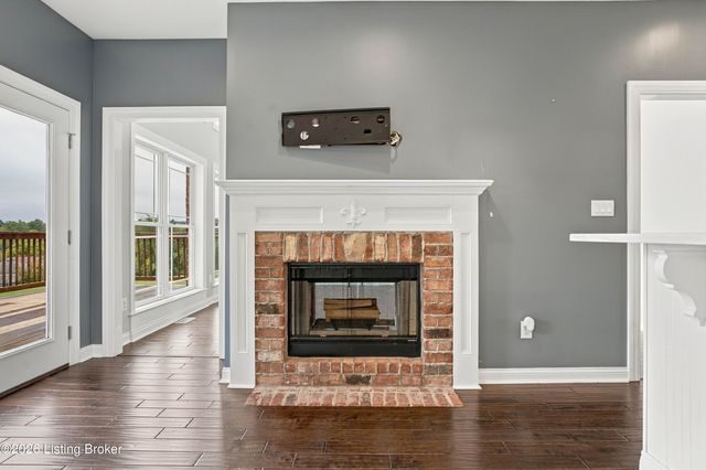 230 Peach Orchard Cir, Fisherville, KY 40023