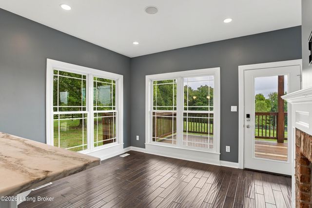 230 Peach Orchard Cir, Fisherville, KY 40023