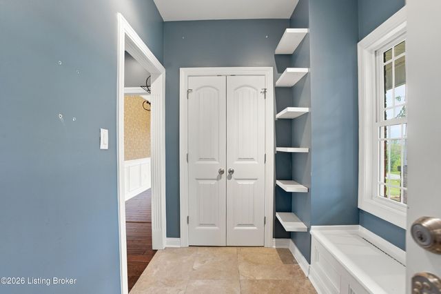 230 Peach Orchard Cir, Fisherville, KY 40023