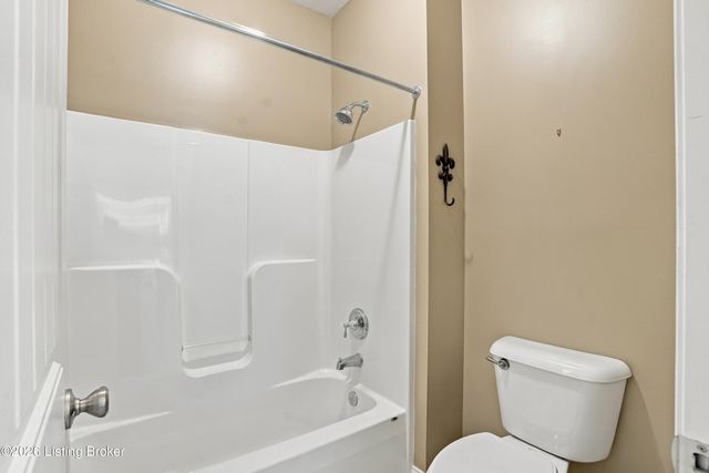 230 Peach Orchard Cir, Fisherville, KY 40023