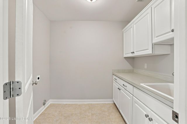 230 Peach Orchard Cir, Fisherville, KY 40023