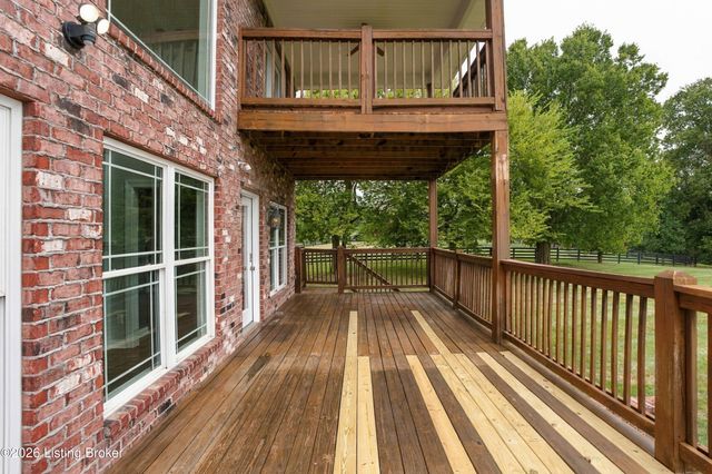 230 Peach Orchard Cir, Fisherville, KY 40023
