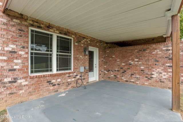 230 Peach Orchard Cir, Fisherville, KY 40023