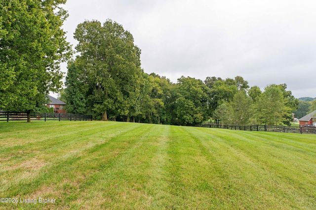 230 Peach Orchard Cir, Fisherville, KY 40023