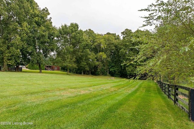 230 Peach Orchard Cir, Fisherville, KY 40023