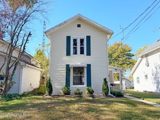 518 S Grove Street, Bowling Green, OH 43402