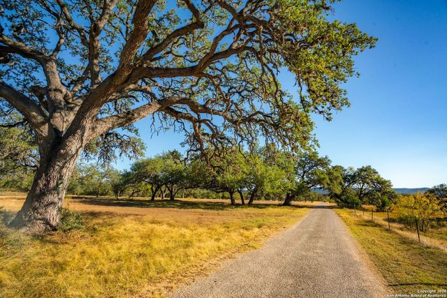 740 Optimist Way, Bandera, TX 78003