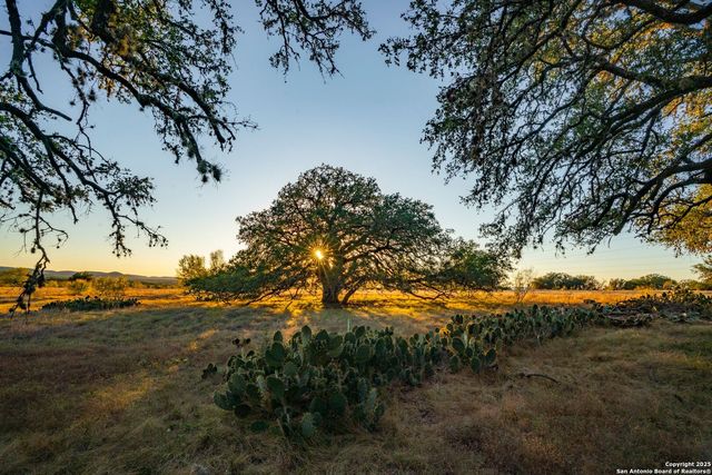 740 Optimist Way, Bandera, TX 78003