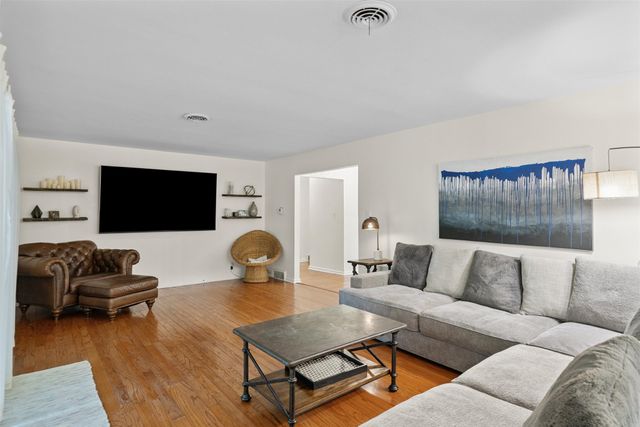 3215 Curtis Drive, Tyler, TX 75701