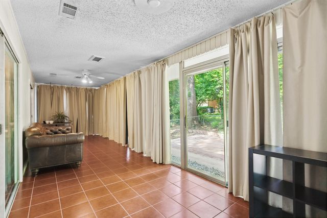 3215 Curtis Drive, Tyler, TX 75701