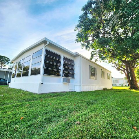 12 La Costa Lane, Port St Lucie, FL 34952