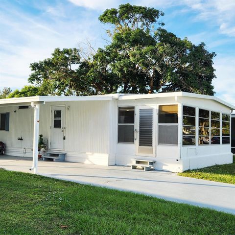 12 La Costa Lane, Port St Lucie, FL 34952