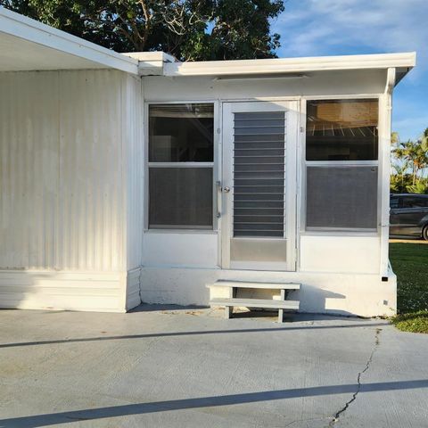 12 La Costa Lane, Port St Lucie, FL 34952